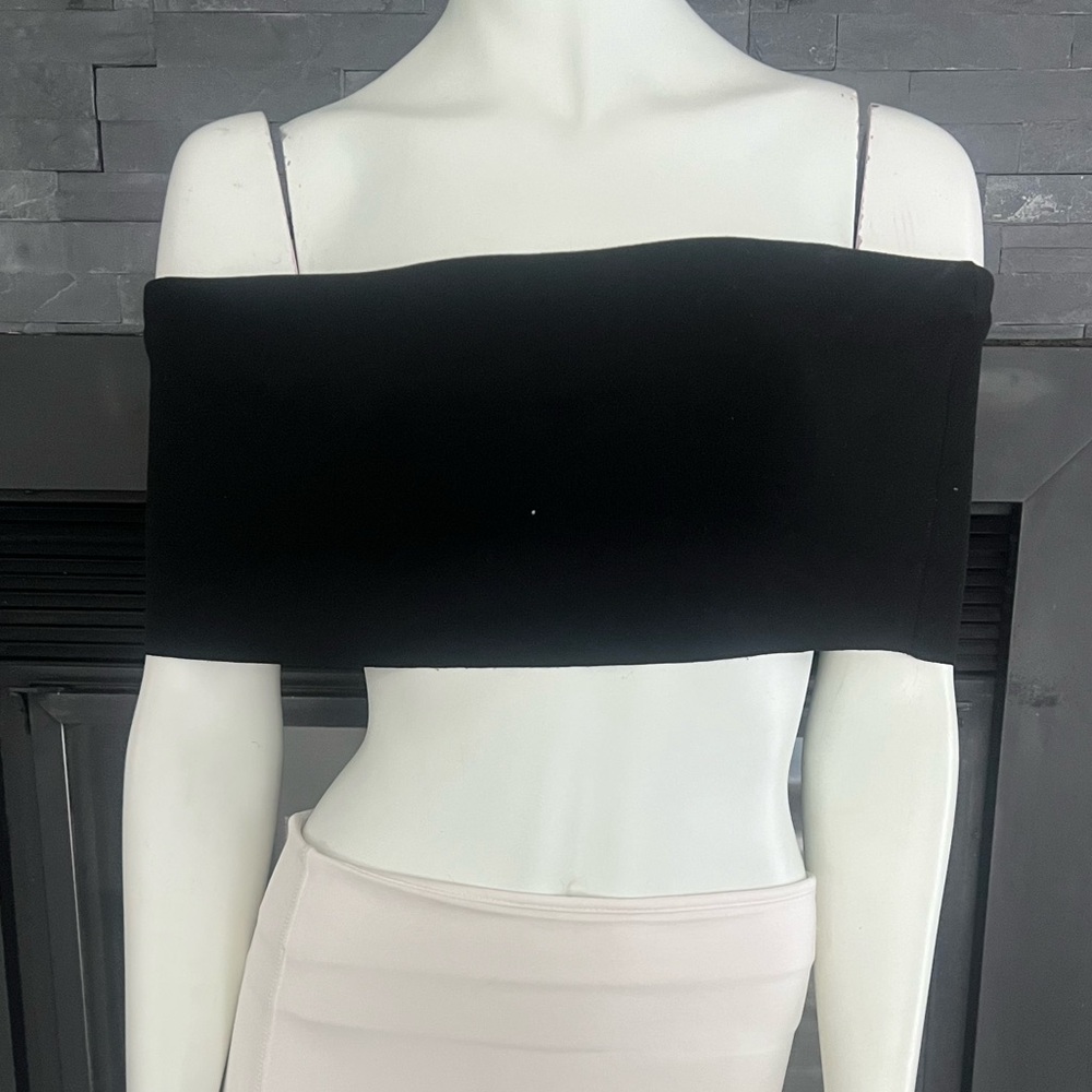 ZARA Black Off-Shoulder Tube Crop Top • Minimalist Chic • Size Small
